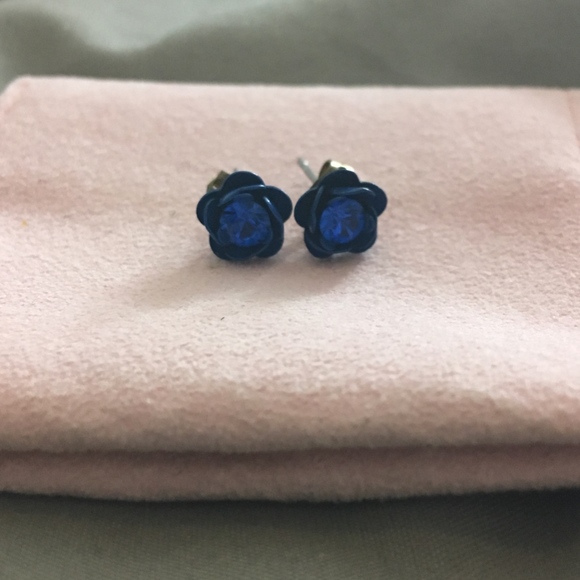 *NEVER WORN* Blue Rose Studs - Picture 2 of 7